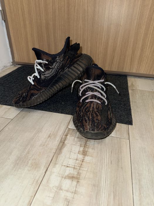 Yeezy 350 v2 ‘Mx rock’