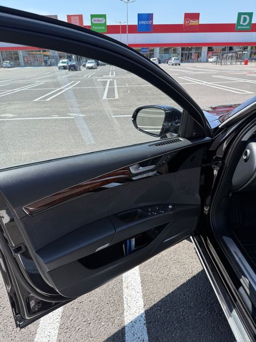 Audi A8 anul 2013