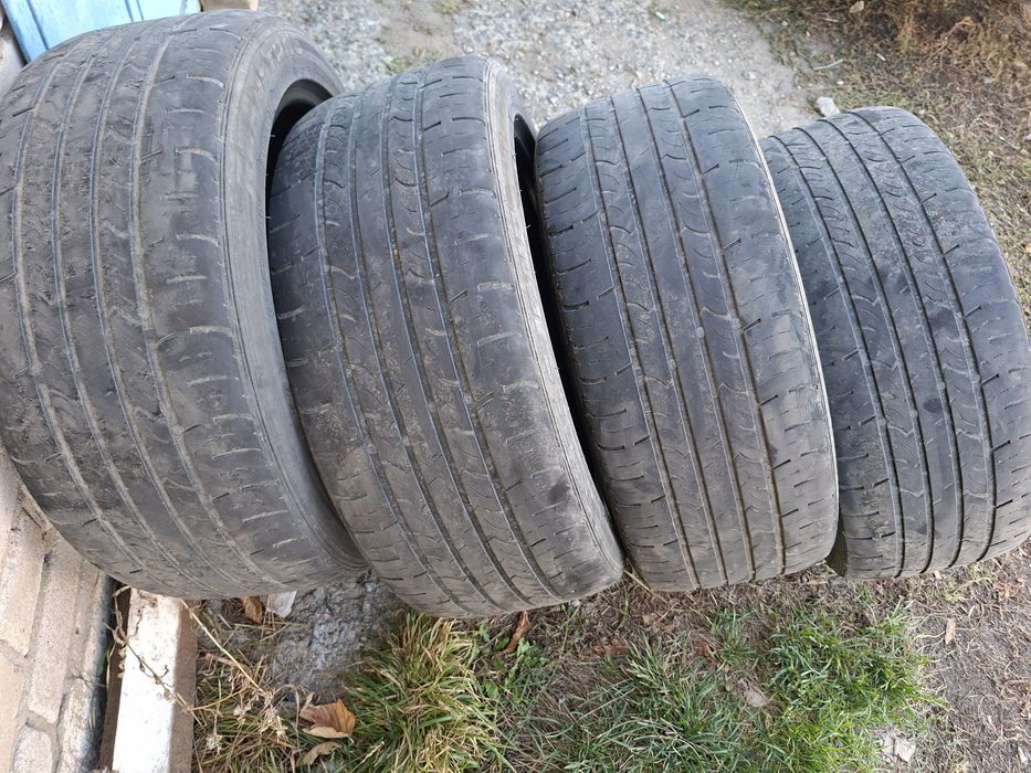 Продам шины 235/45/18