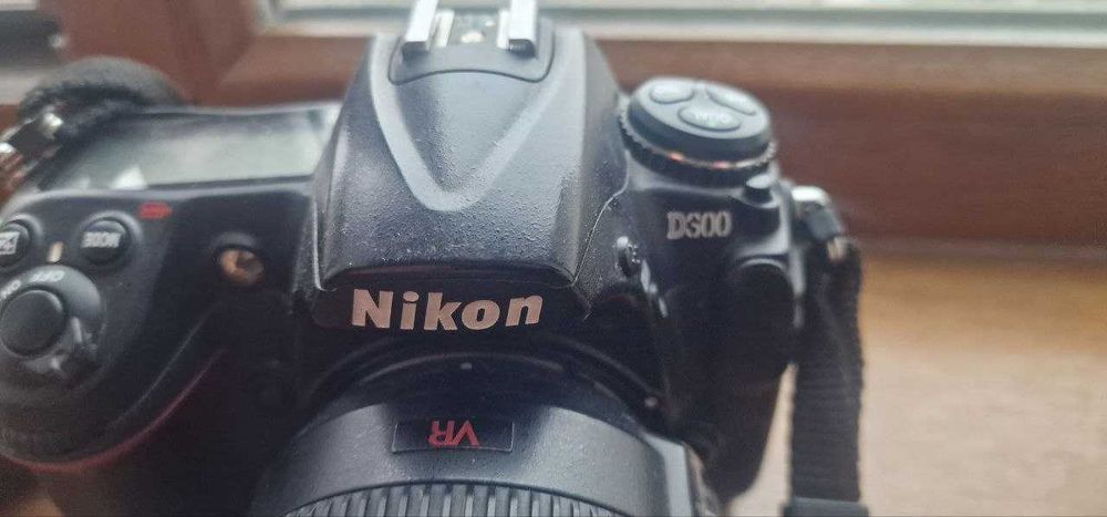Фотоаппарат Nikon D300 с объективом 18-200