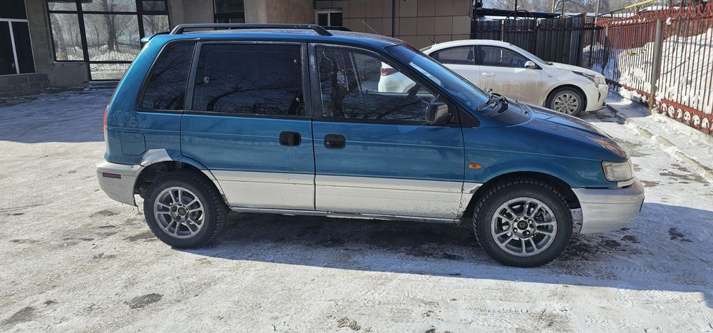 Mitsubishi space runner