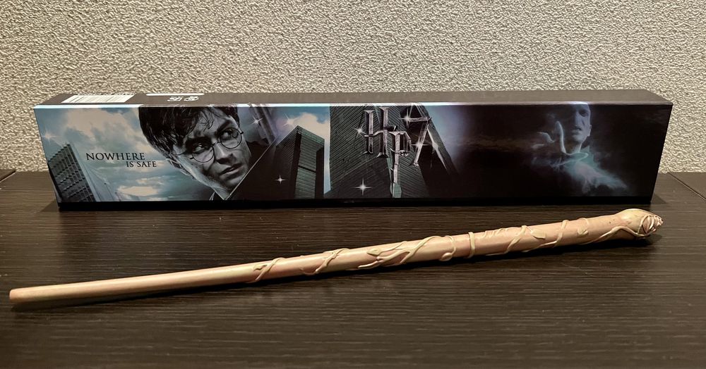 Волшебные палочки Гарри Поттера  и Гермионы