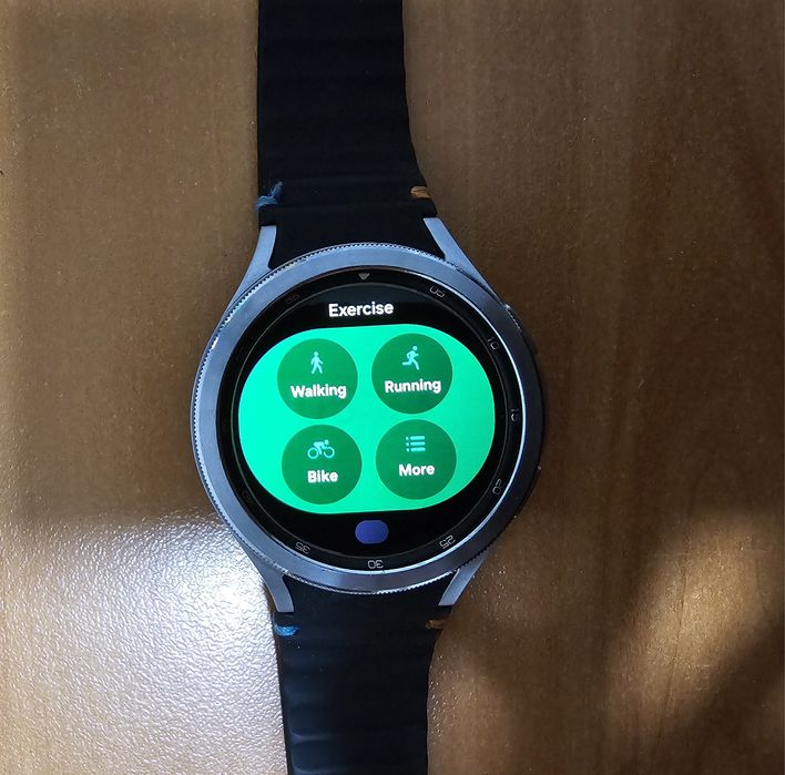 Смарт часовник Samsung galaxy