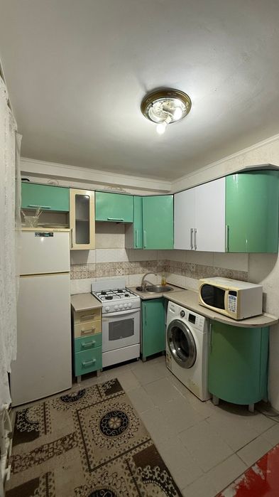 3 комн Центр,,кафе Тайга,Айсберг