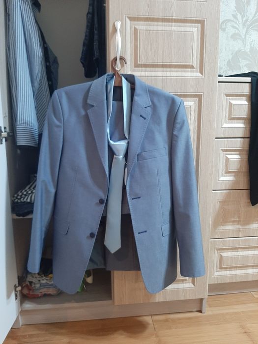 Костюм один раз одёванный