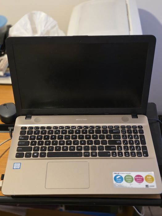 Vand laptop Asus X541UAK