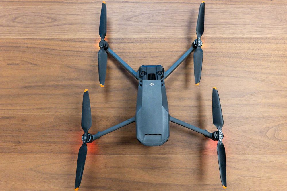 Drona DJI Mavic 3 Clasic + Fly More Combo