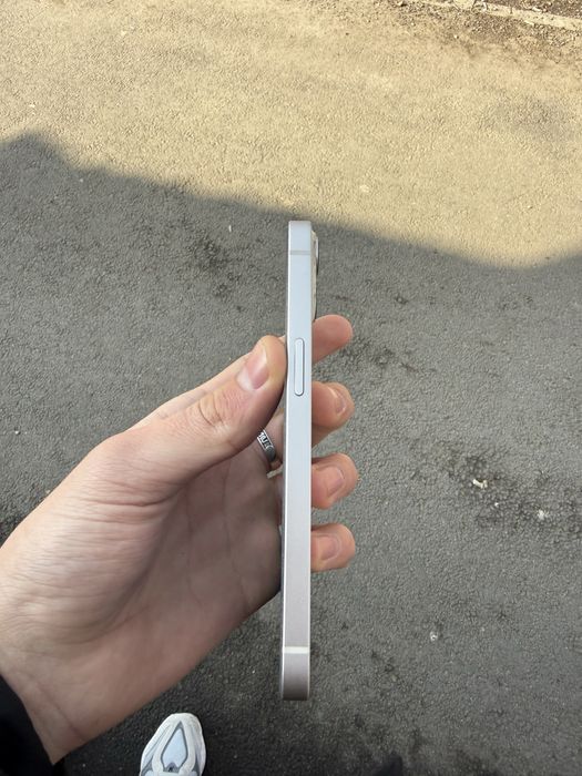 Продам Iphone 13 Идеал