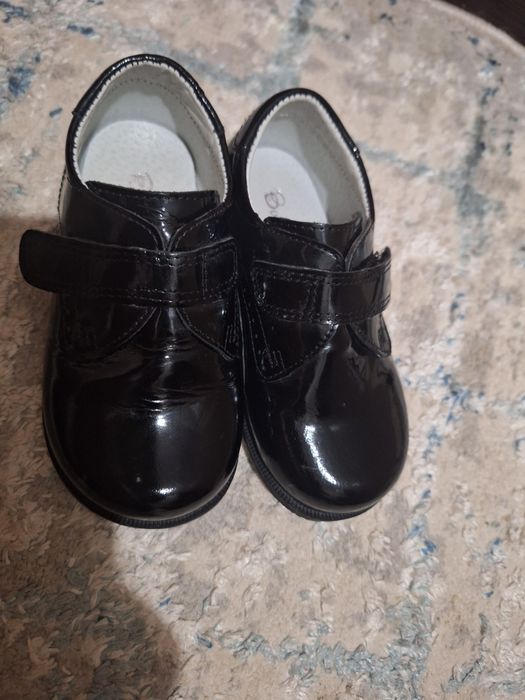 Продам туфли для мальчика