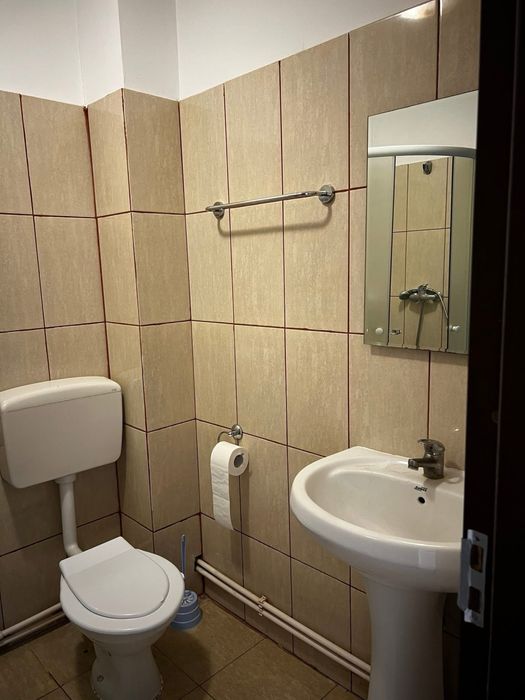 Garsoniera de inchiriat pentru activitate economica.spatiucomercial