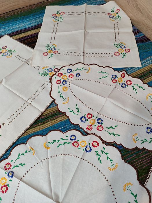 Ръчно бродирани карета 5 броя