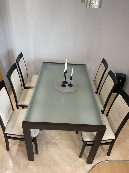 Трапезарна стъклена маса със 6 стола