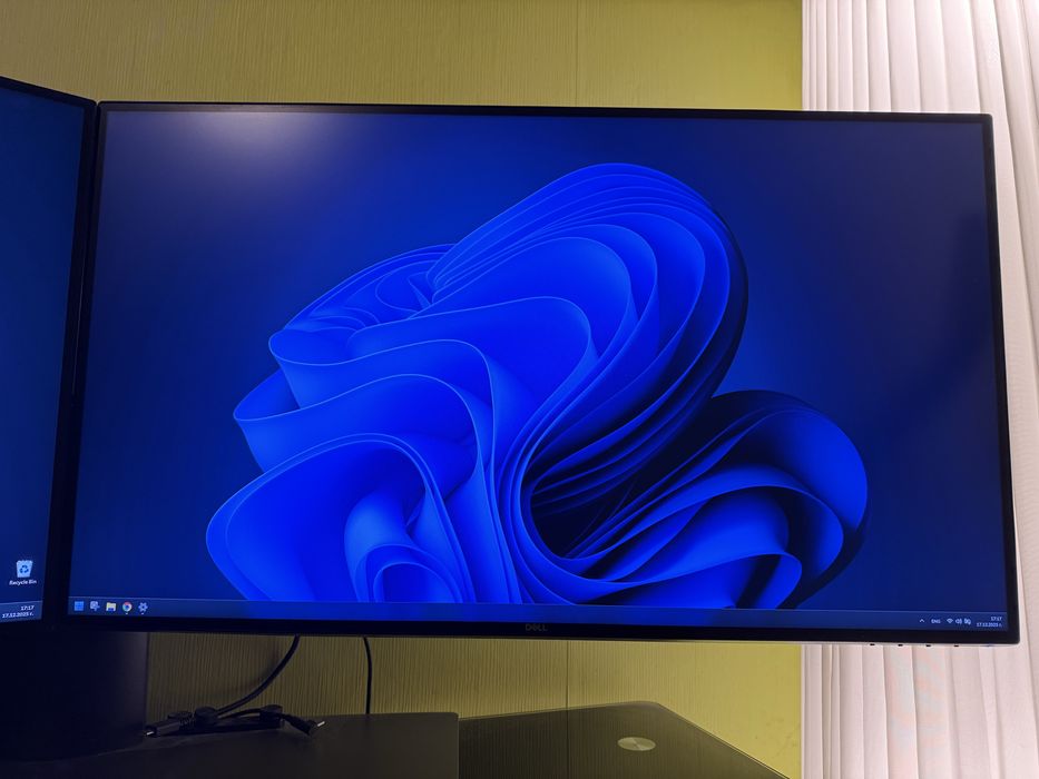 Dell ultrasharp 27 ' 1440p IPS QHD U2717D U2719D  Два монитора