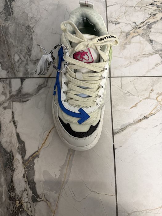 Vand off white odsy 1000