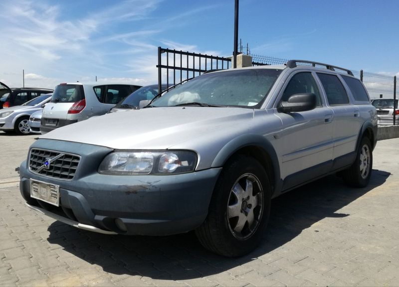 Volvo XC70 2.4 D5 ,на части с. Долни Богров • OLX.bg