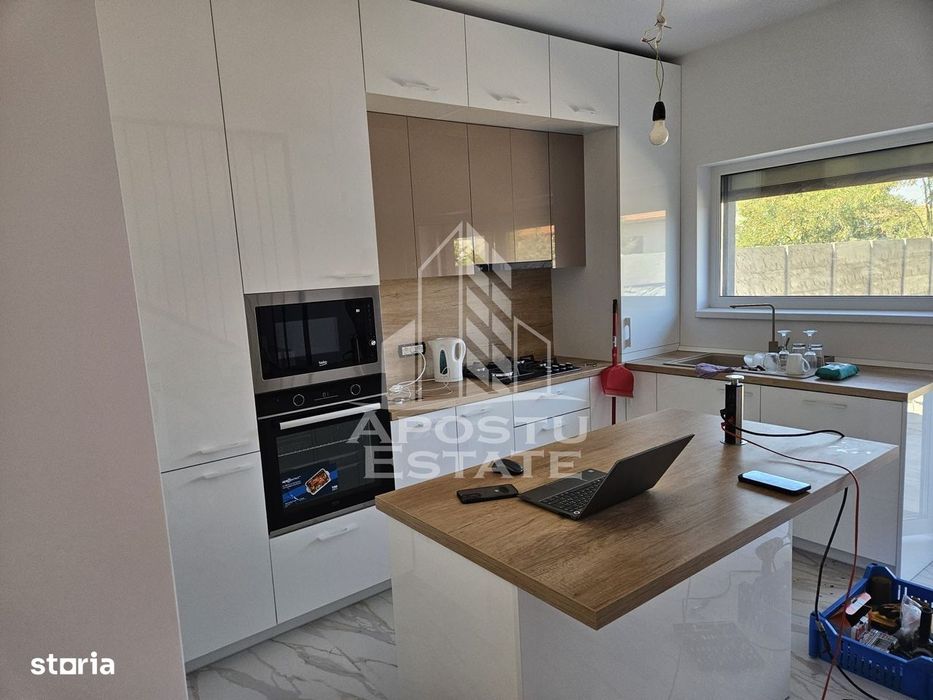Duplex cu 3 camere, de vanzare, P+M, in Giarmata Vii