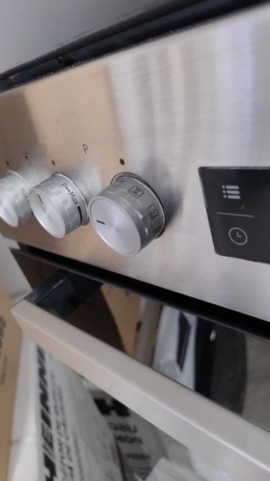 Комплкет Фурна за вграждане + Индукционни котлони Beko-Беко 71 литра