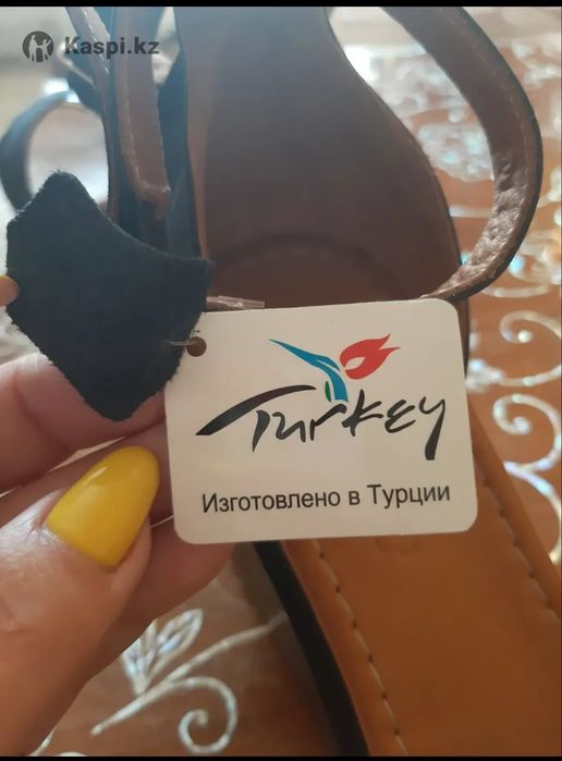 Босоножки новые кожаные