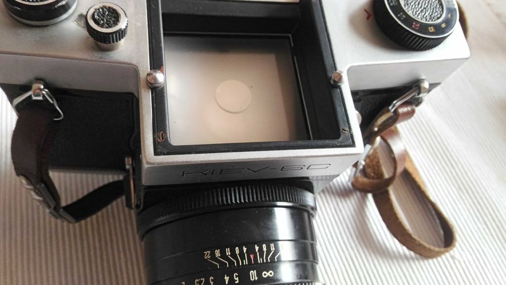 Продавам фотоапарат КИЕВ-6С -KIEV-6C -формат 6 на 6