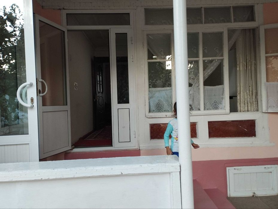 Қази махаллада участка 6 сотих. 2 - линия.