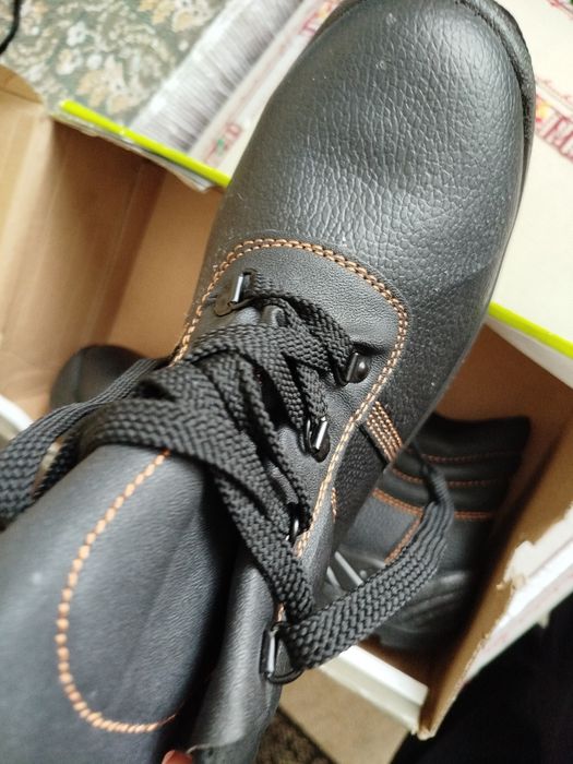 Мъжки работни обувки 44 номер