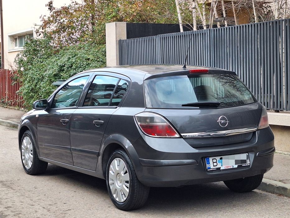 Opel Astra H • An 2008 • 1.4 Benzina • Hatchback •