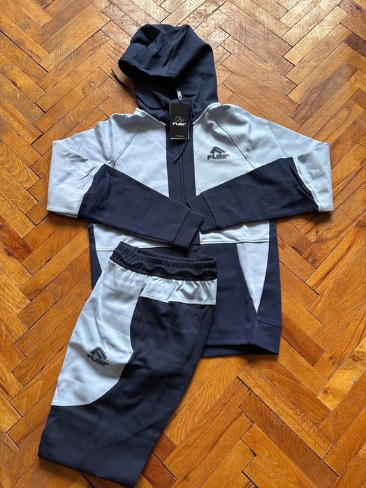 Мъжки екип на FLAIR