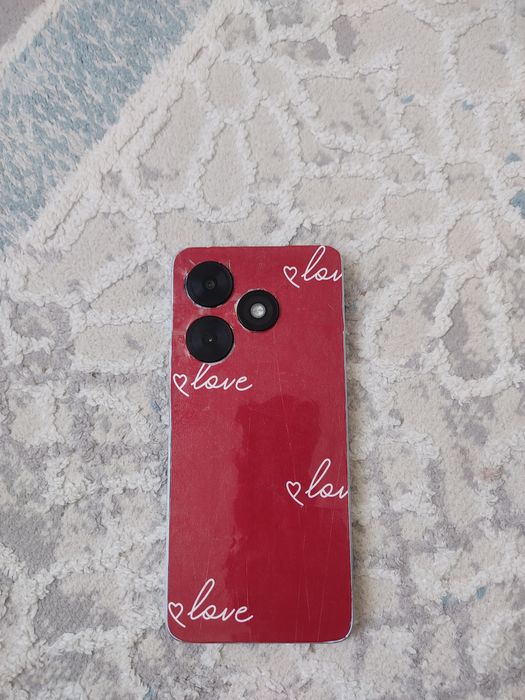 Tecno spark Go 128GB.