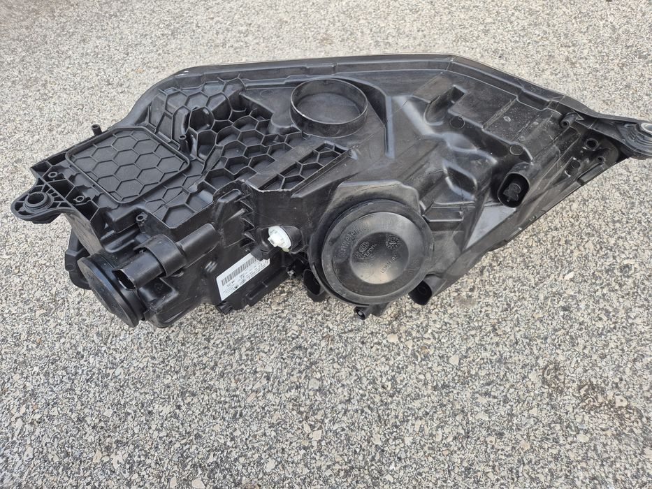 Десен фар Skoda Fabia Шкода Фабия фарове