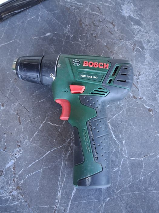 Vând 2 bormașini Bosch.