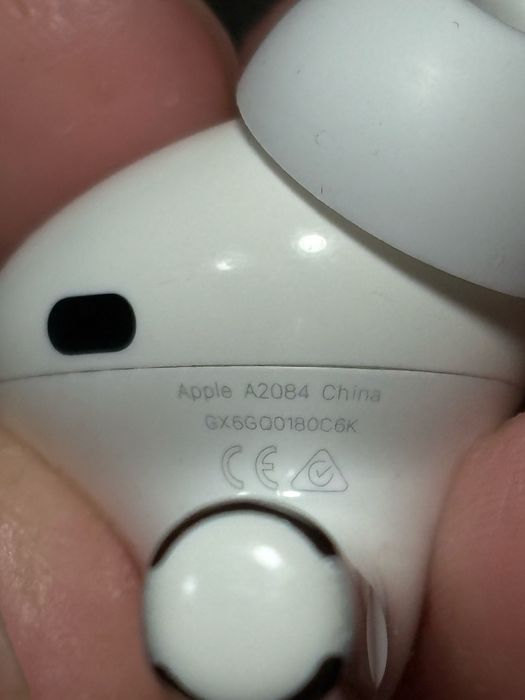 Продам левый наушник (А2084) от AirPods Pro оригинал