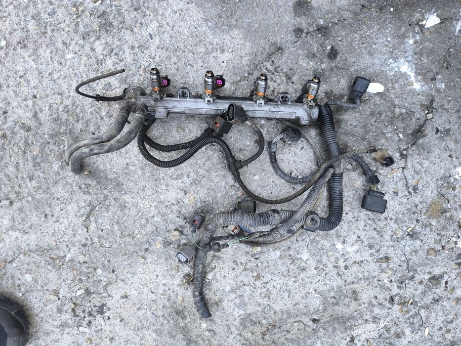 Injectoare / injector 1.4 16v Golf 4 Fabia Bora Octavia 1 Polo 9n