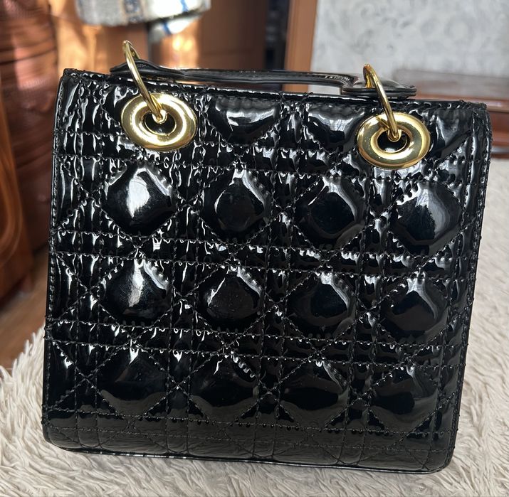 Красивая женская сумочка