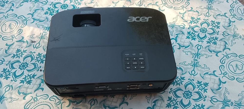 Кинопроектор Acer в идеальном состоянии
