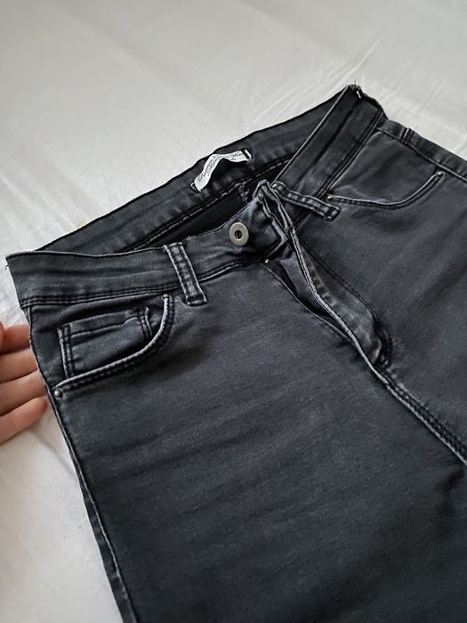 Изчистени черни дънки