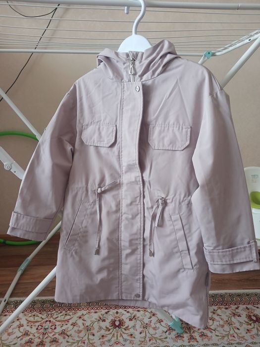 Продам ветровку 122 размера