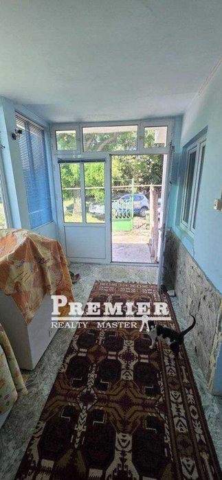 Продава се жилищна къща с парцел в Камено