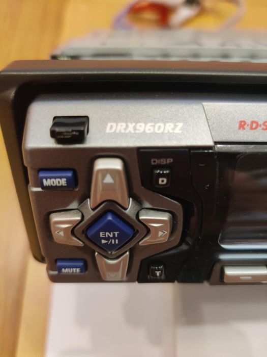 Clarion - Premium клас авторадио CD player