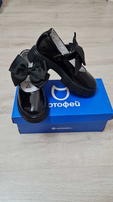 Продам натуральные туфли на девочку