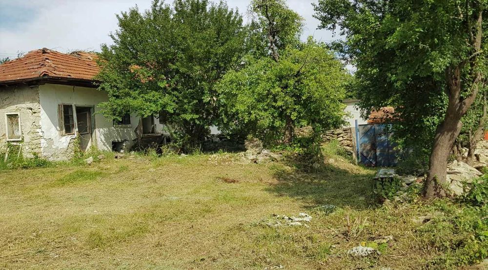 Парцел с. Леденик