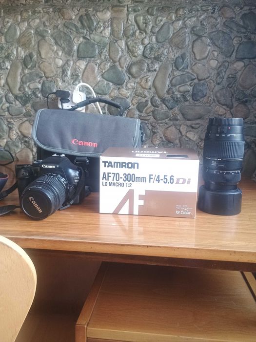 Vând aparat foto CANON 1100EOS,obiectiv Canon,obiectiv Tamron,geanta