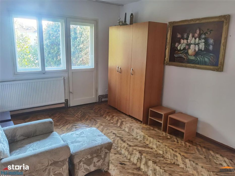Inchiriez apart. 4 camere-centrala gaz, et.1 in zona Vlaicu