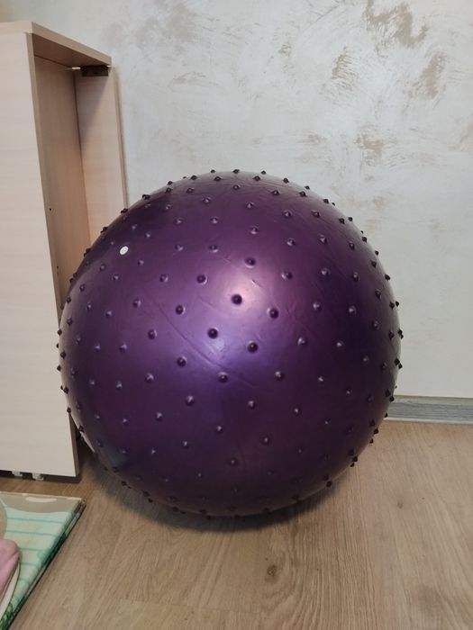 Продам фитбол с пупырышками