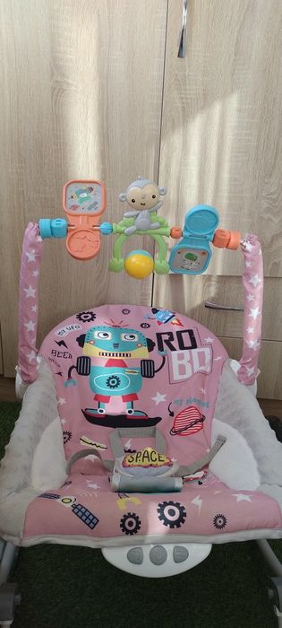 Бебешки шезлонг с арка с играчки