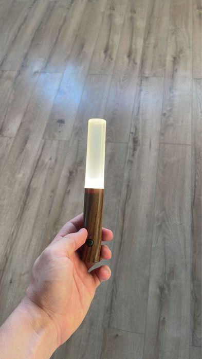 Lampă LED pe senzor