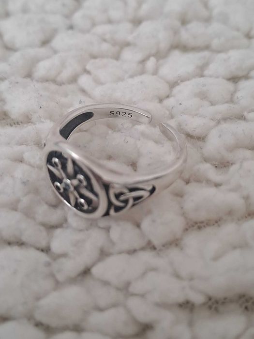 Сребърен пръстен S925 Компас с камъни и трикверта, универсален размер