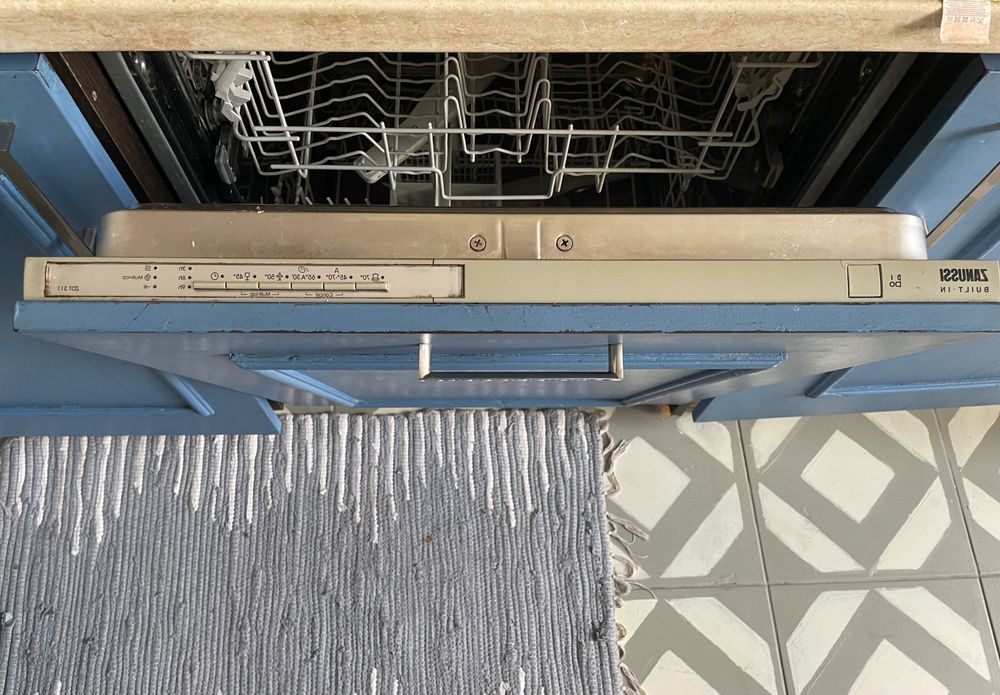 Миялна за вграждане Zanussi/60см