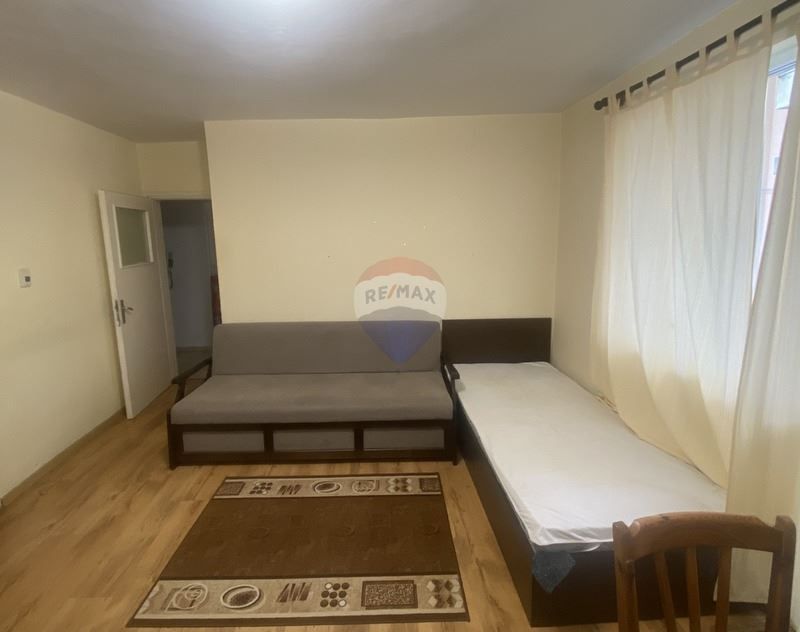 Дава се под наем Двустаен апартамент в Варна, Окръжна болница - 50 кв.м за 359.04 € - Снимка #1