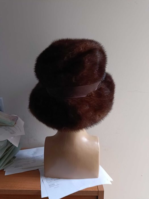 Дамска шапка от норка