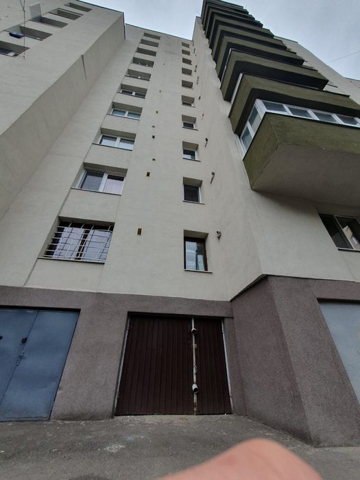 Garaj sub bloc..Str:Infrățirii nr8.
